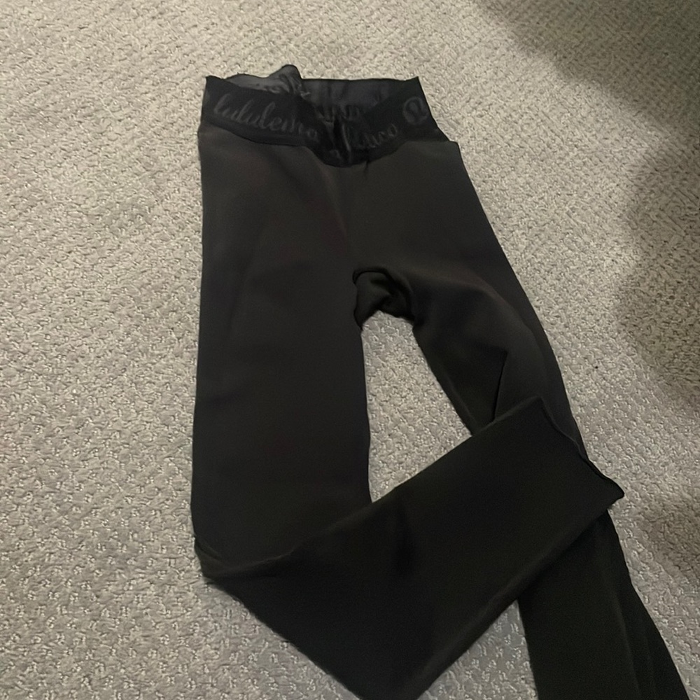 BLACK LULU LEGGINGS SIZE 4
